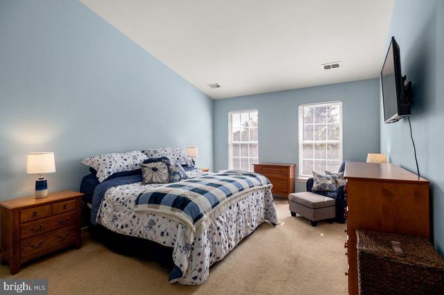 14 POTTERFIELD DR, Lovettsville, VA 20180