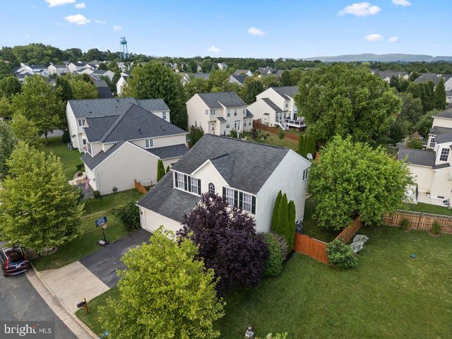 14 POTTERFIELD DR, Lovettsville, VA 20180