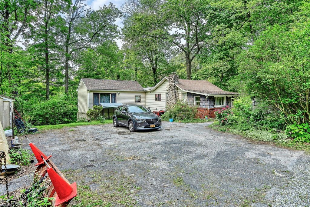 14 Silver Trail, Monroe, NY 10950