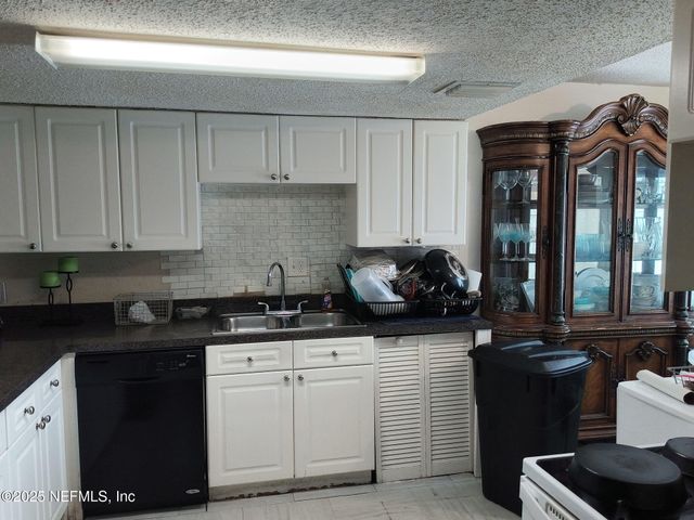 355 MONUMENT Road, 21-A2, Jacksonville, FL 32225