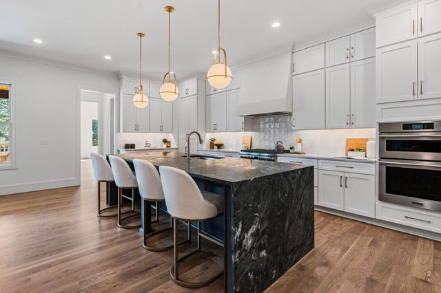 917 Kirkwood Ave, Nashville, TN 37204