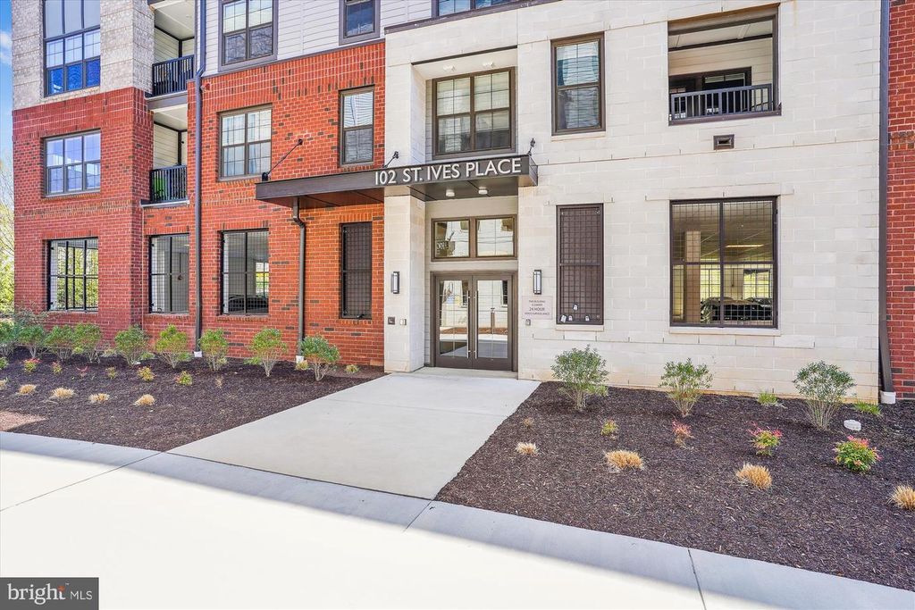 Image 1 of property listing at 102 SAINT IVES PL #209, National Harbor, MD 20745