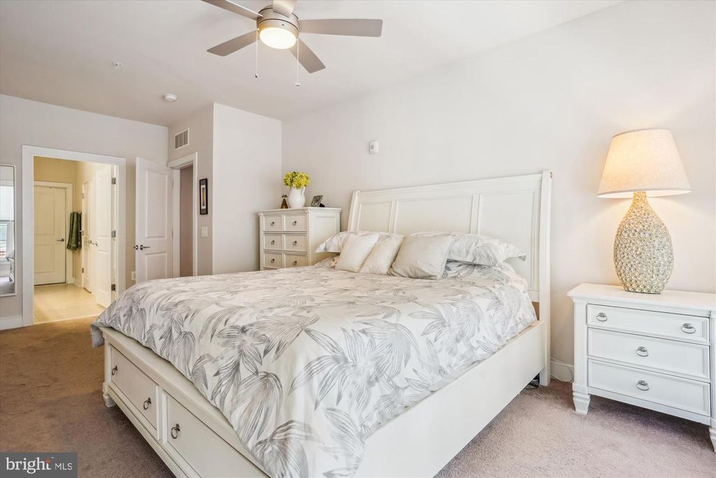 Image 15 of property listing at 102 SAINT IVES PL #209, National Harbor, MD 20745