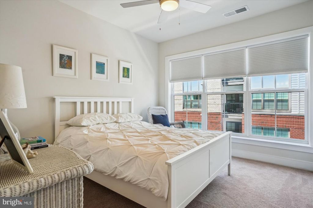 Image 19 of property listing at 102 SAINT IVES PL #209, National Harbor, MD 20745