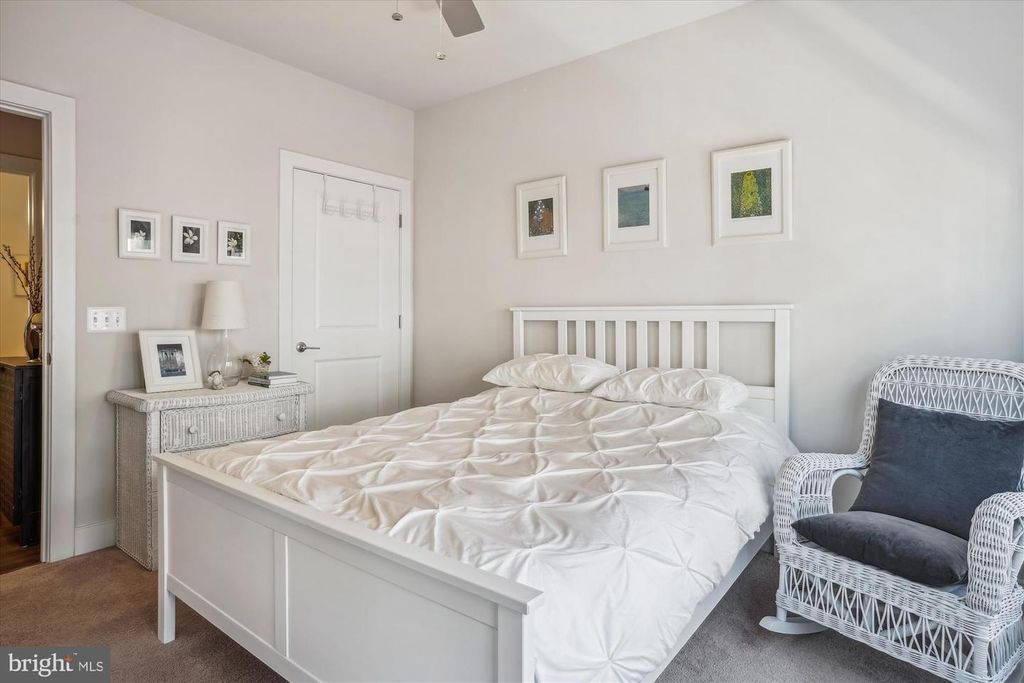 Image 20 of property listing at 102 SAINT IVES PL #209, National Harbor, MD 20745