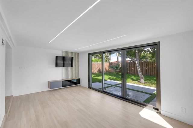 1257 NW 4th Street, Boca Raton, FL 33486