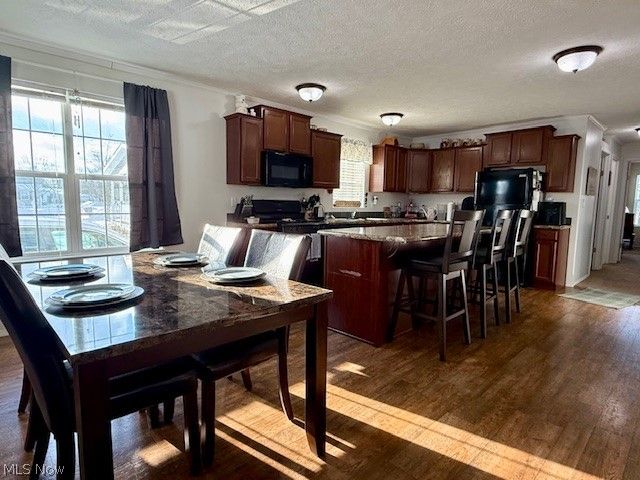 362 Pin Oak Circle, Elyria, OH 44035