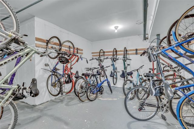 250 N Village C24, Rockville Centre, NY 11570