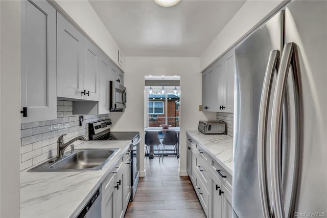 250 N Village C24, Rockville Centre, NY 11570