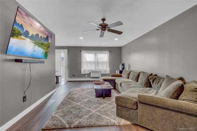 250 N Village C24, Rockville Centre, NY 11570