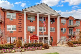 250 N Village C24, Rockville Centre, NY 11570