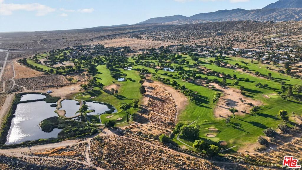 Image 10 of property listing at 0 Vac/vic Avenue Y-157, Llano, CA 93544