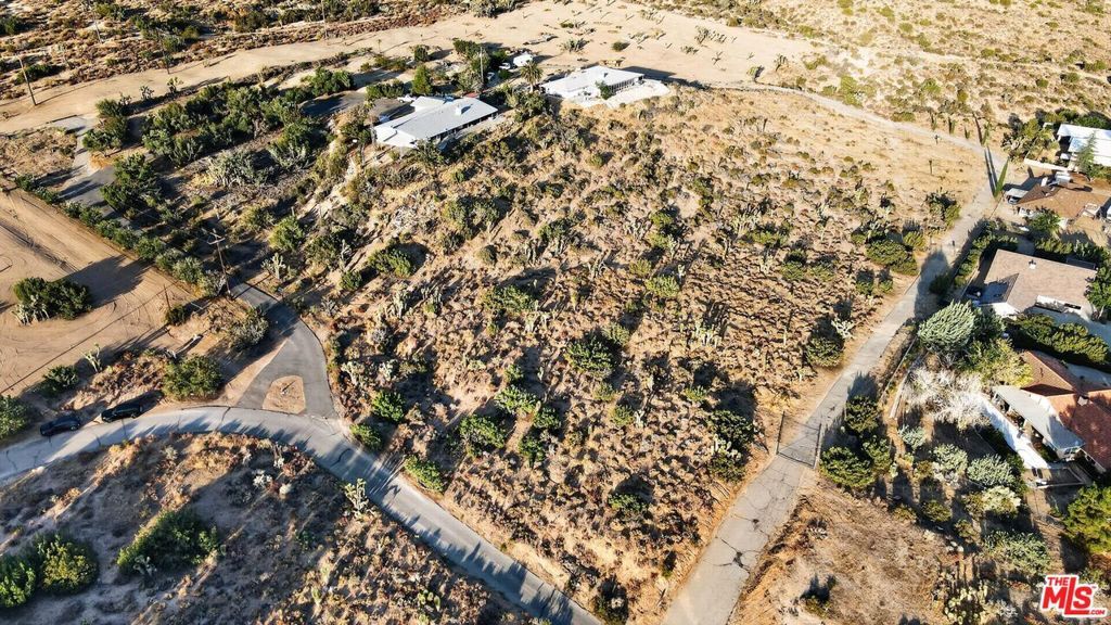 Image 3 of property listing at 0 Vac/vic Avenue Y-157, Llano, CA 93544