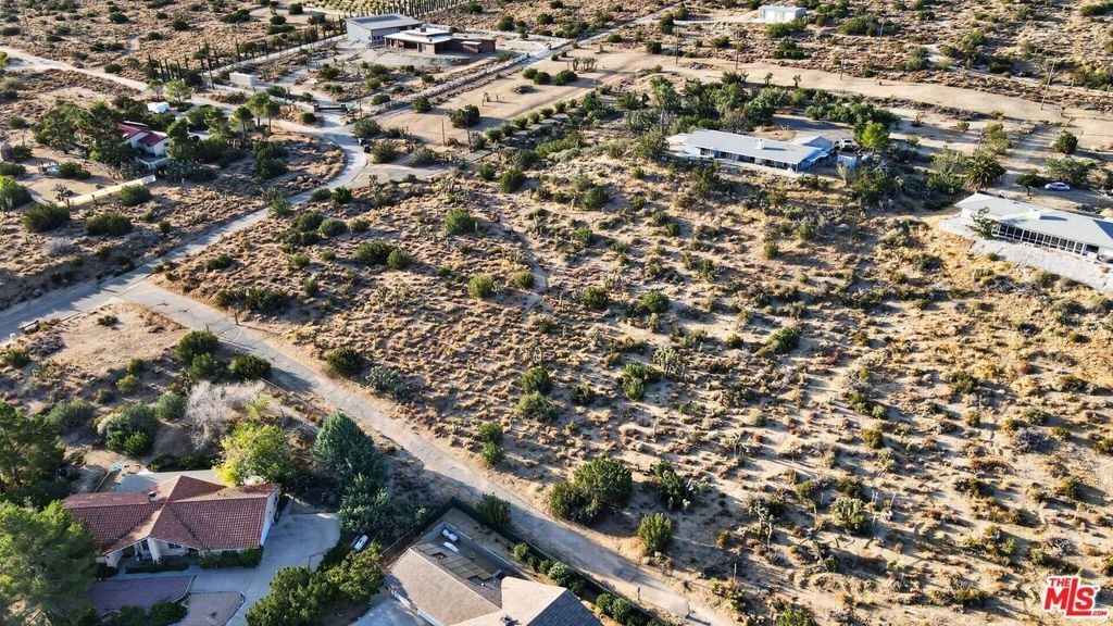 Image 4 of property listing at 0 Vac/vic Avenue Y-157, Llano, CA 93544