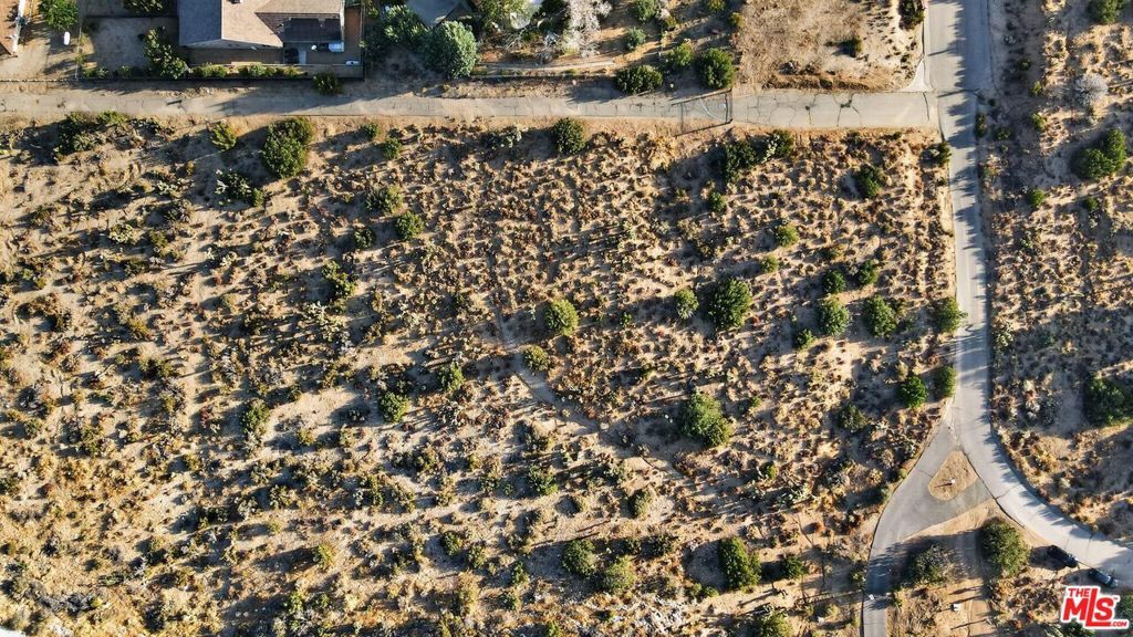 Image 7 of property listing at 0 Vac/vic Avenue Y-157, Llano, CA 93544