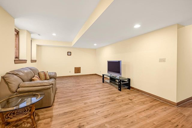 17155 Vanderbilt STREET, Brookfield, WI 53005