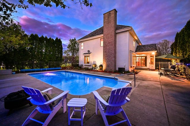 17155 Vanderbilt STREET, Brookfield, WI 53005