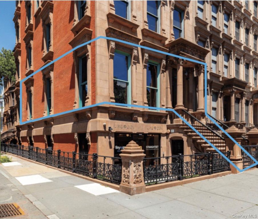 241 Lenox Avenue, New York (manhattan), NY 10027 — photo 2