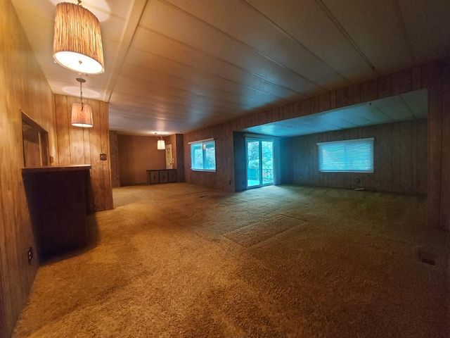 450 S Roberta Way, Marysville, CA 95901