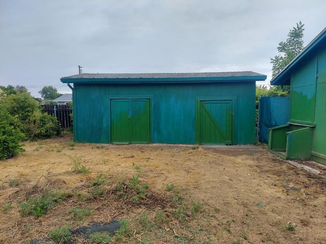 450 S Roberta Way, Marysville, CA 95901