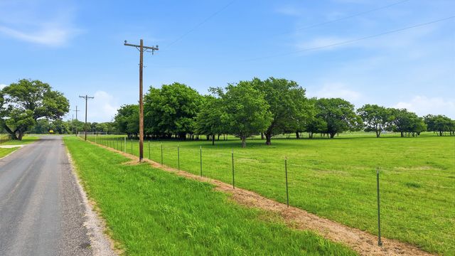 10.5 Graham Grove Road, Collinsville, TX 76233