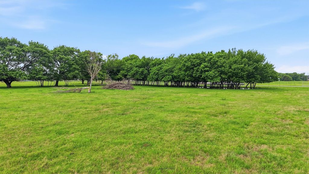 10.5 Graham Grove Road, Collinsville, TX 76233