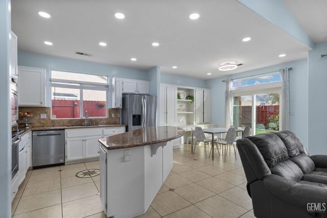 310 Lewisham Street, Bakersfield, CA 93311