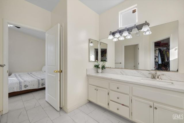 310 Lewisham Street, Bakersfield, CA 93311