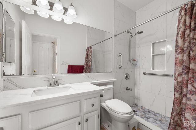 310 Lewisham Street, Bakersfield, CA 93311