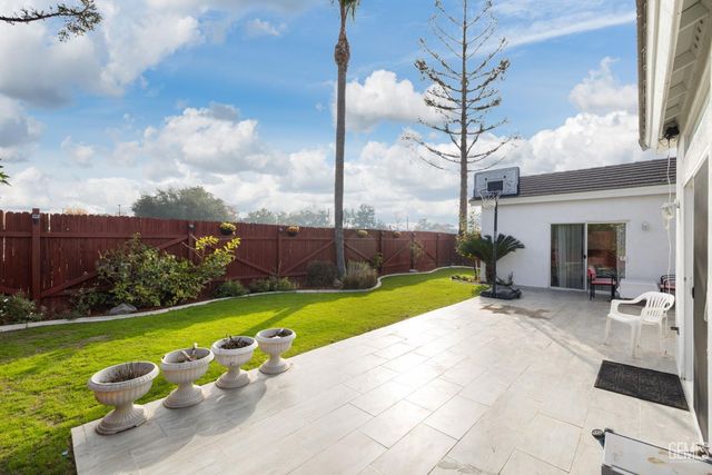 310 Lewisham Street, Bakersfield, CA 93311