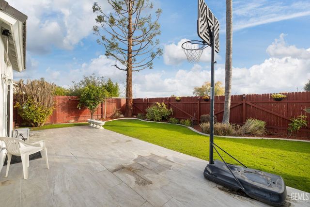 310 Lewisham Street, Bakersfield, CA 93311