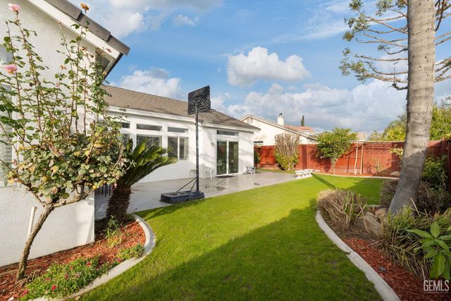 310 Lewisham Street, Bakersfield, CA 93311