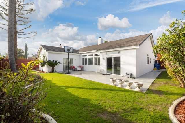 310 Lewisham Street, Bakersfield, CA 93311