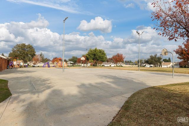 310 Lewisham Street, Bakersfield, CA 93311