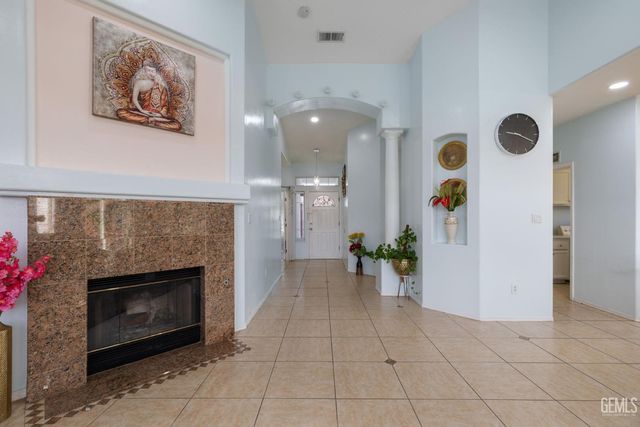 310 Lewisham Street, Bakersfield, CA 93311