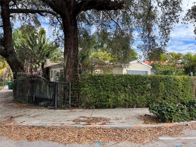 7715 NE 5th Ave, Miami, FL 33138