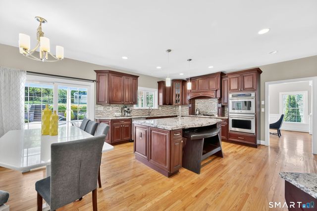 4 Natures Way, South Windsor, CT 06074