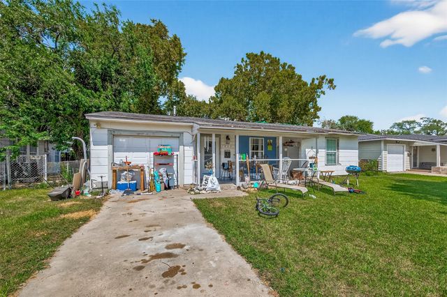 1822 Wayside Drive, Texas City, TX 77590