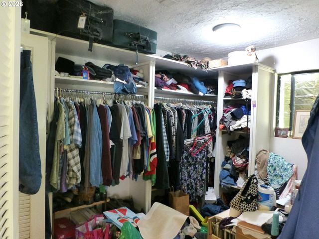 16222 Se OATFIELD Rd, Milwaukie, OR 97267