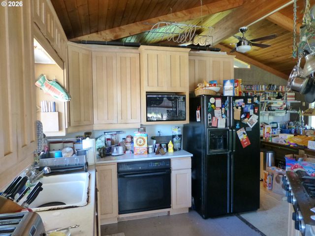 16222 Se OATFIELD Rd, Milwaukie, OR 97267