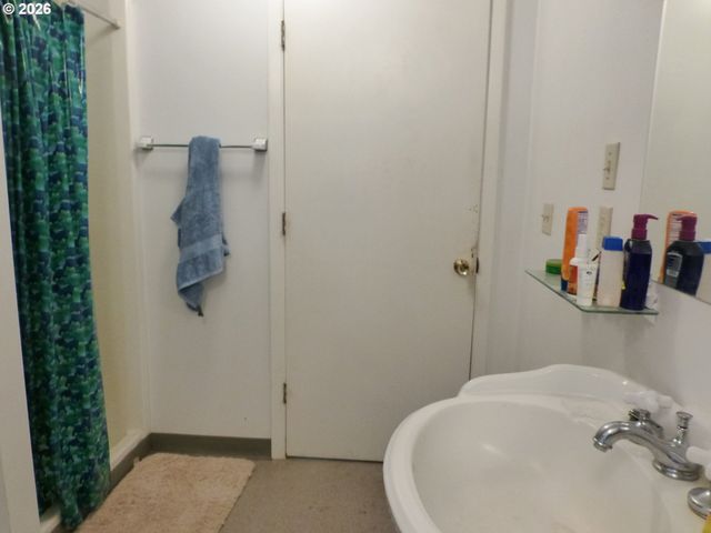 16222 Se OATFIELD Rd, Milwaukie, OR 97267