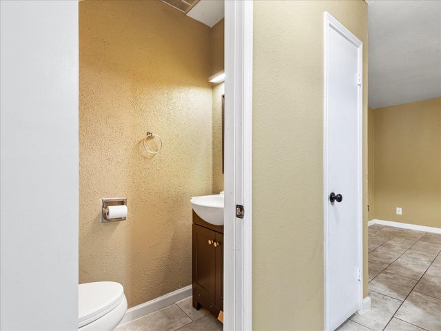 1425 Springrock Ln Lane, Houston, TX 77055