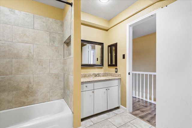 1425 Springrock Ln Lane, Houston, TX 77055