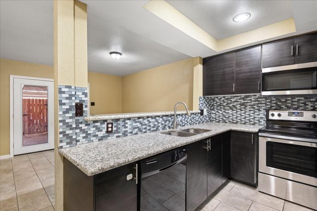 1425 Springrock Ln Lane, Houston, TX 77055