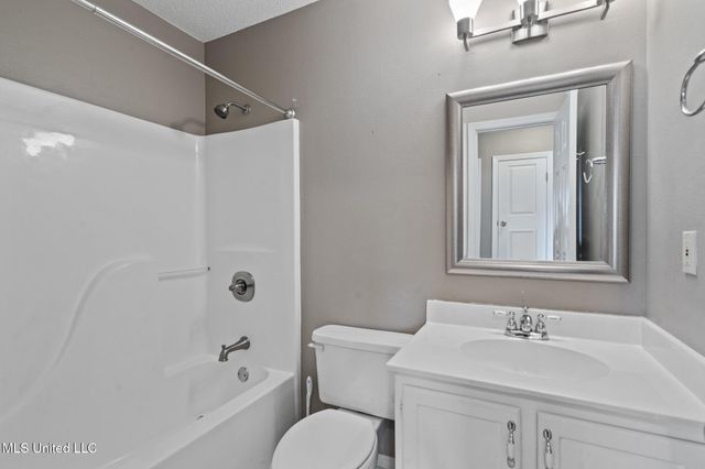 508 Woodward Drive, Ocean Springs, MS 39564