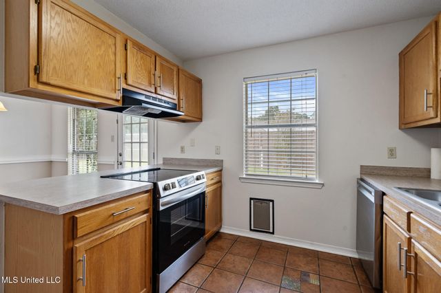 508 Woodward Drive, Ocean Springs, MS 39564