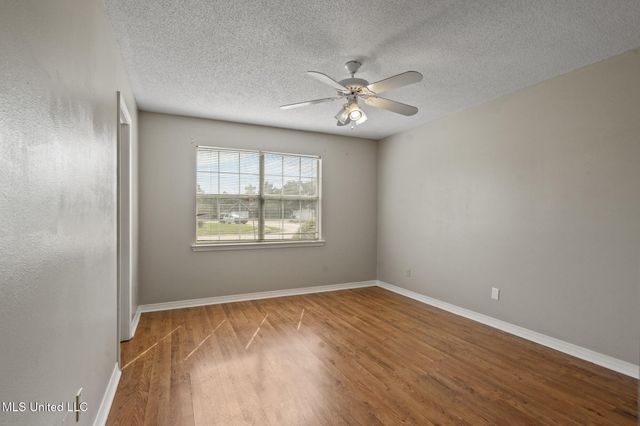 508 Woodward Drive, Ocean Springs, MS 39564