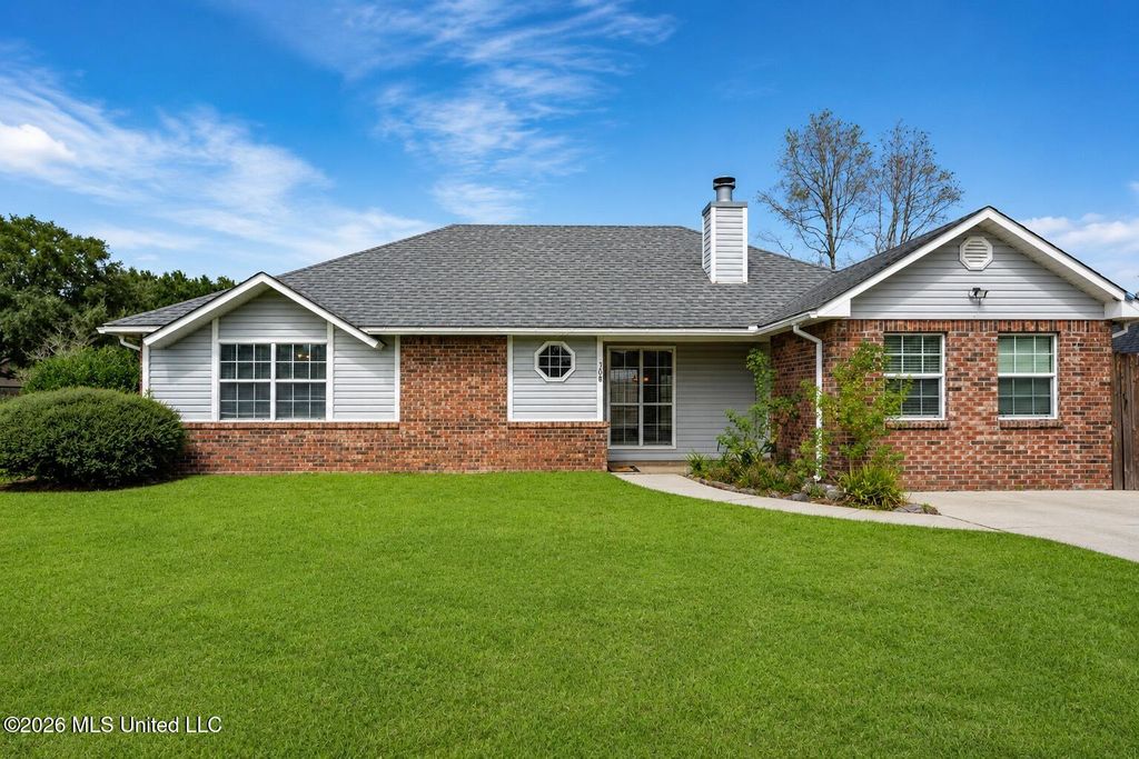 508 Woodward Drive, Ocean Springs, MS 39564