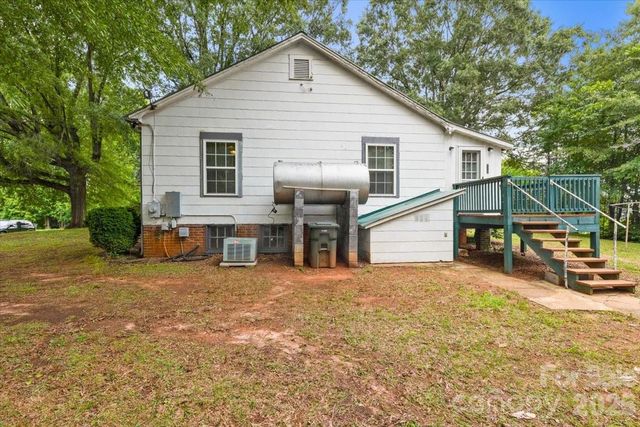 1751 W NC 10 Highway, Newton, NC 28658