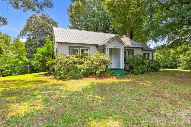1751 W NC 10 Highway, Newton, NC 28658